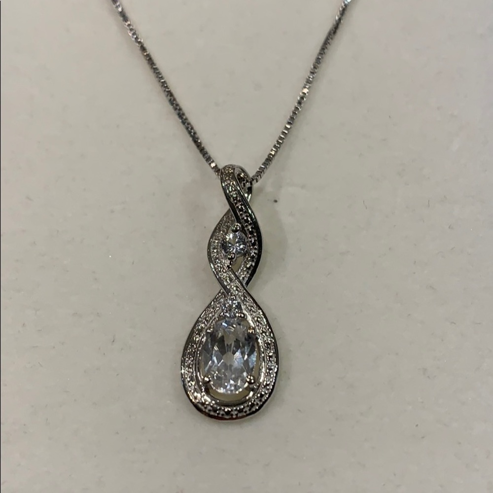 White Gold pendant necklace 💎NWT